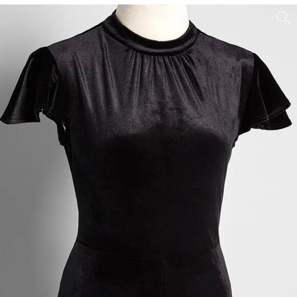 Mod Cloth Women's Shine With Me Velvet Jumpsuit XS Black Flutter Sleeve - Picture 4 of 16